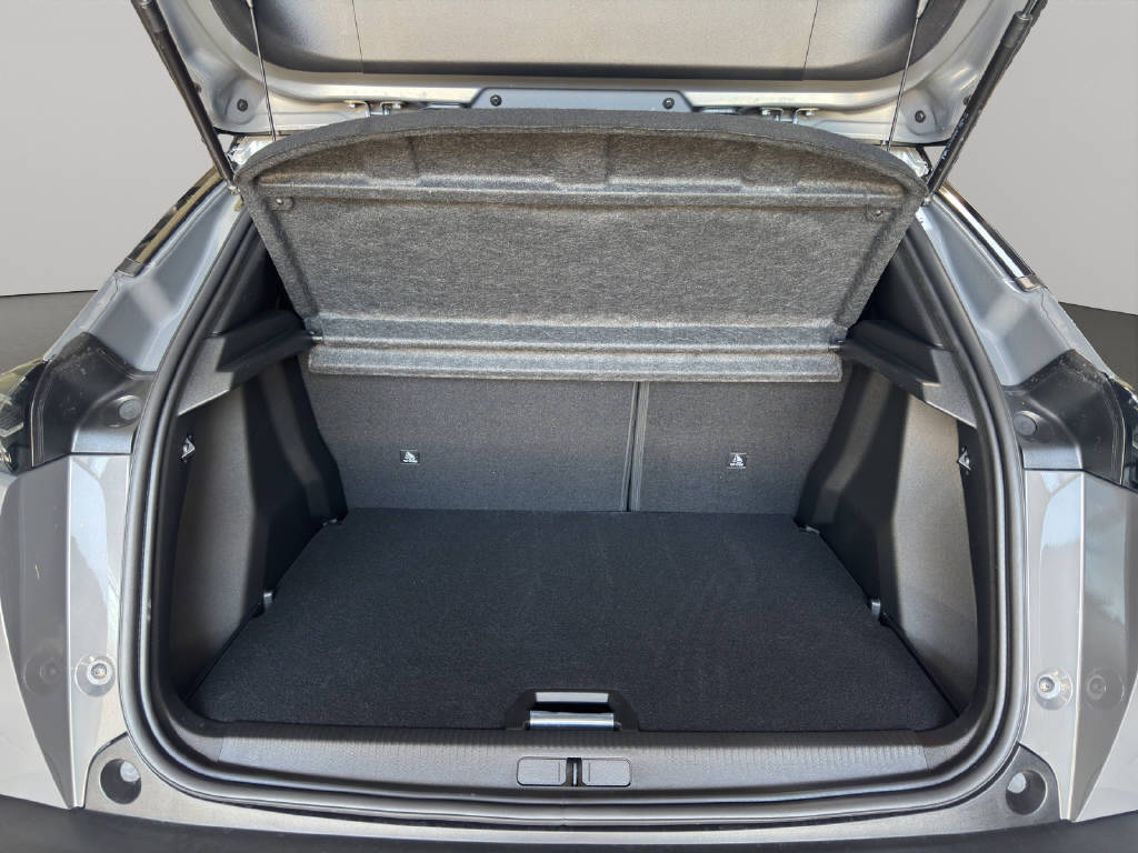 PEUGEOT 2008 1.2 Hybrid 145 GT-image-12