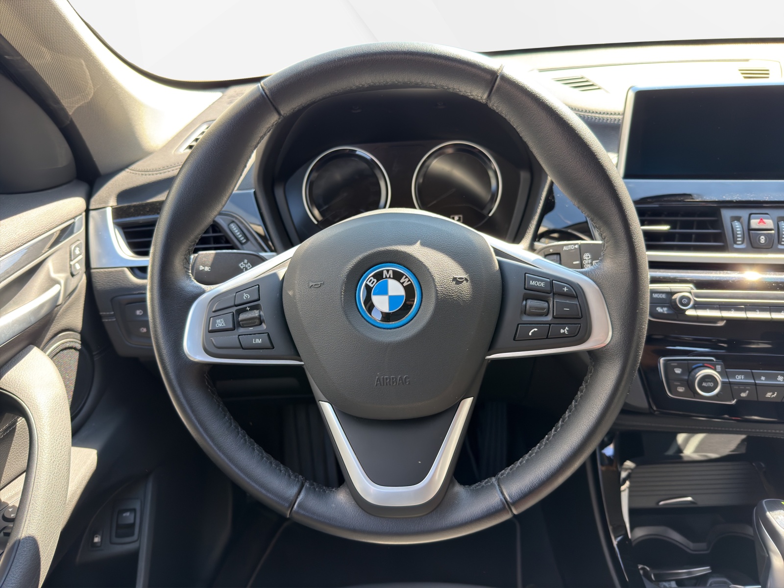 BMW X1 xDrive 25e Sport Line-image-14