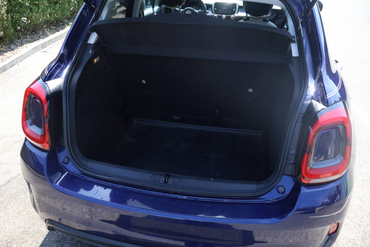 FIAT 500X 1.5 Hybrid Dolcevita Yacht Club Capri-image-4