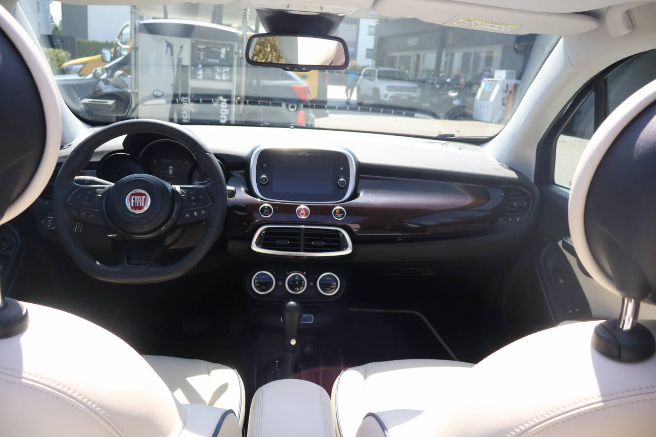 FIAT 500X 1.5 Hybrid Dolcevita Yacht Club Capri-image-11
