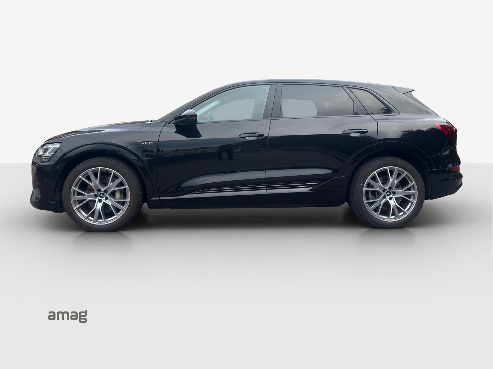 AUDI e-tron 50 S Line Attraction quattro-showroom-element-1