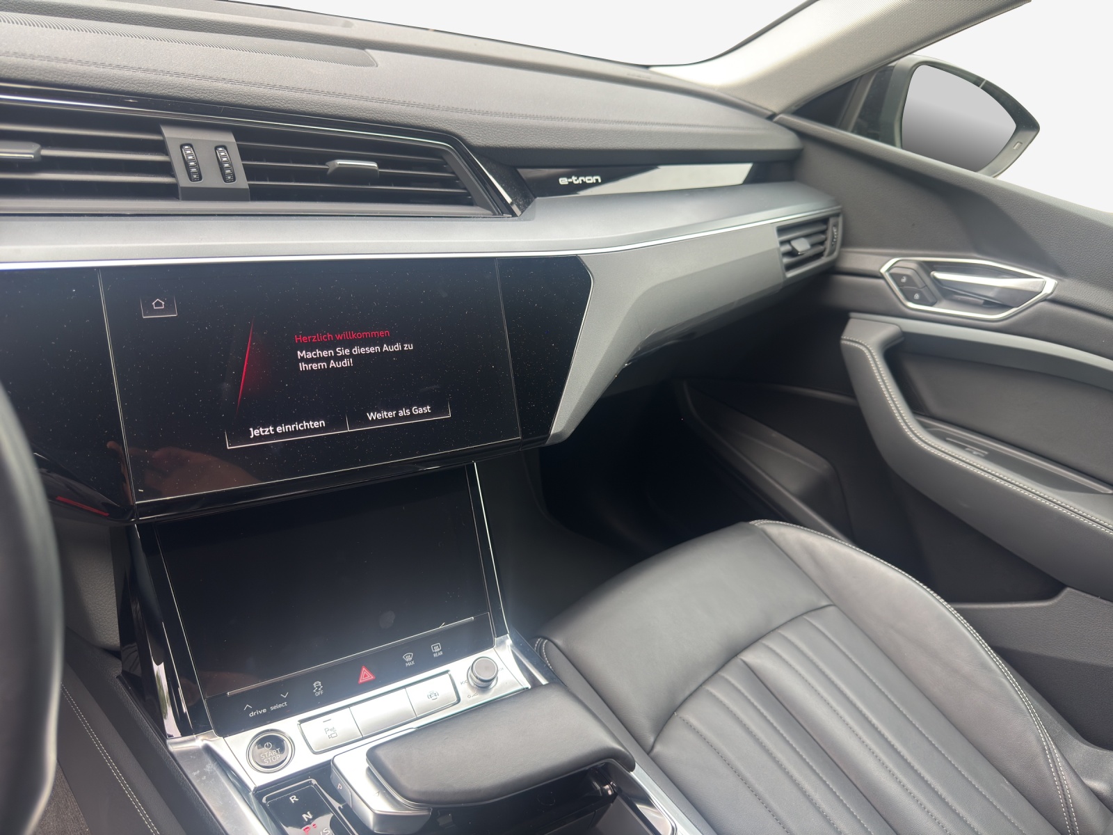 AUDI e-tron 50 S Line Attraction quattro-image-10