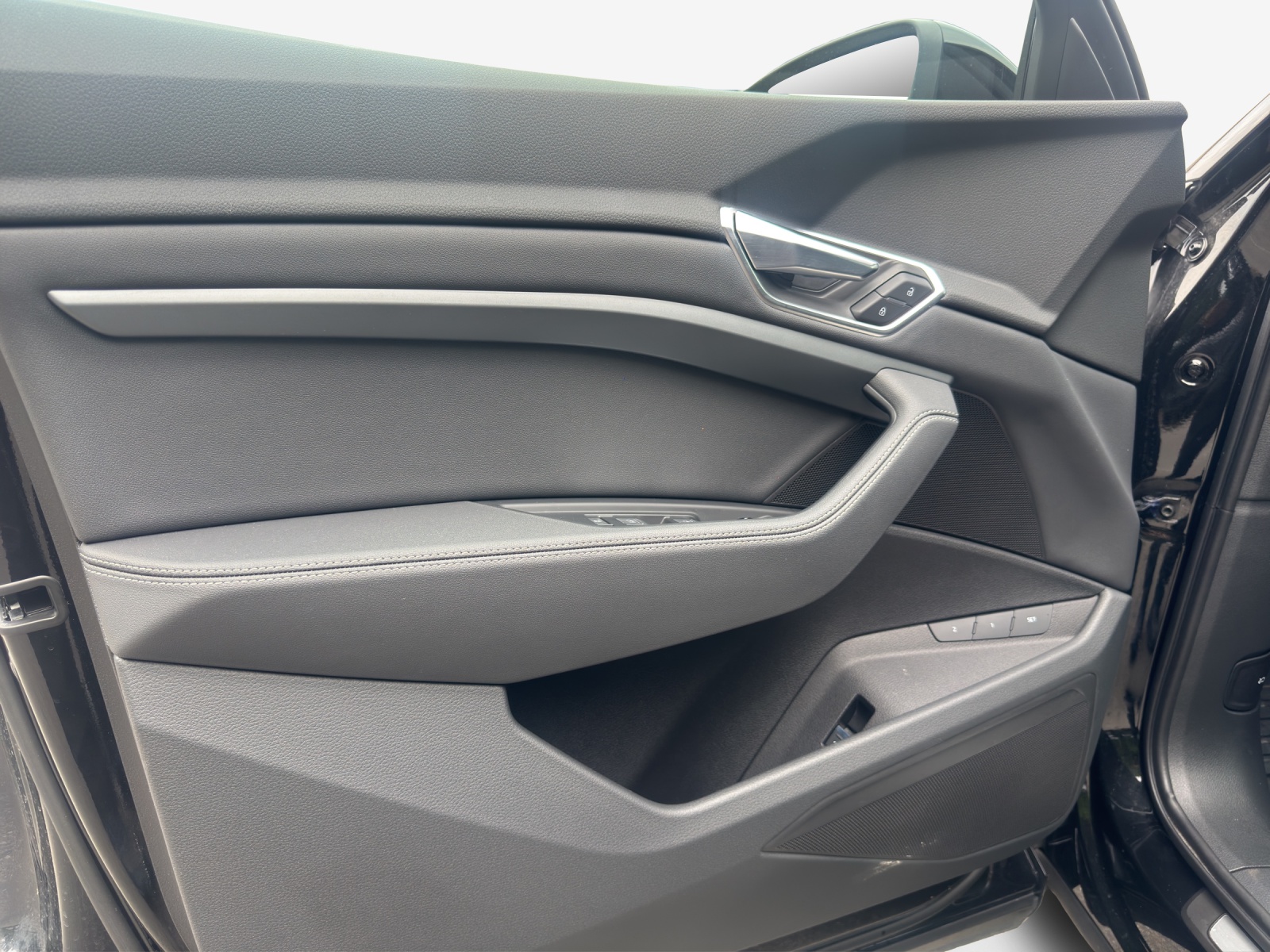 AUDI e-tron 50 S Line Attraction quattro-image-14