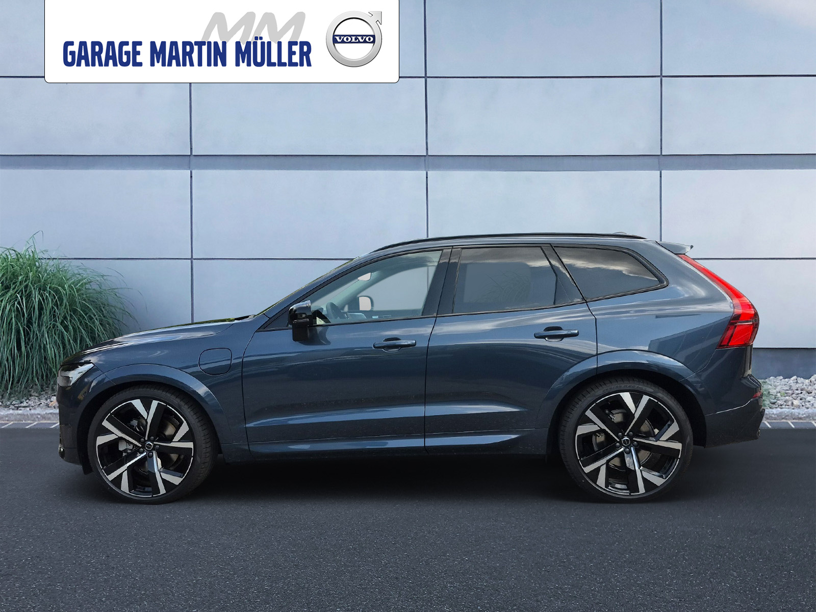 VOLVO XC60 2.0 T8 TE Ultra Dark eAWD-showroom-element-1
