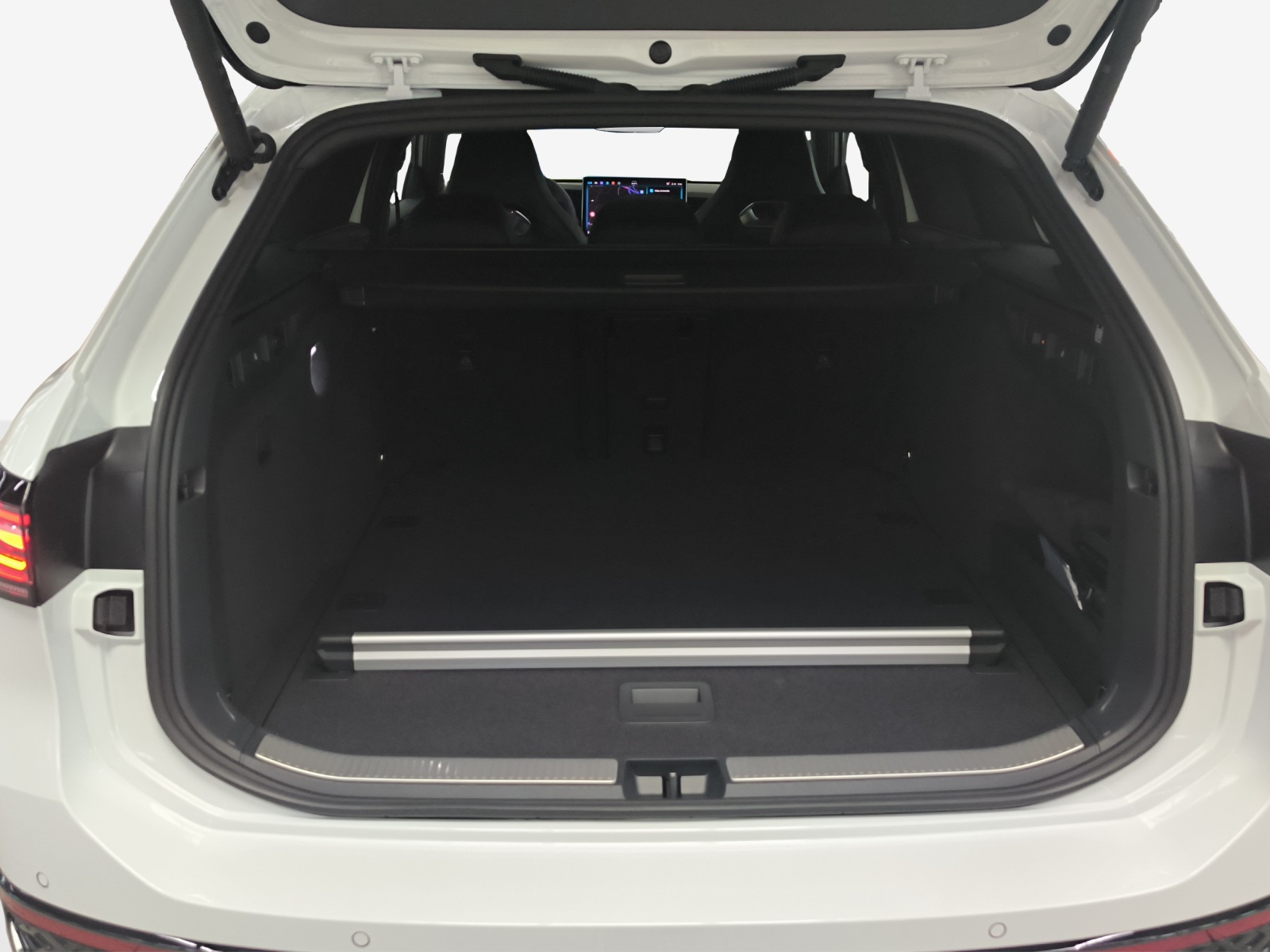VW Passat Variant 2.0 TDI evo R-Line DSG-image-12