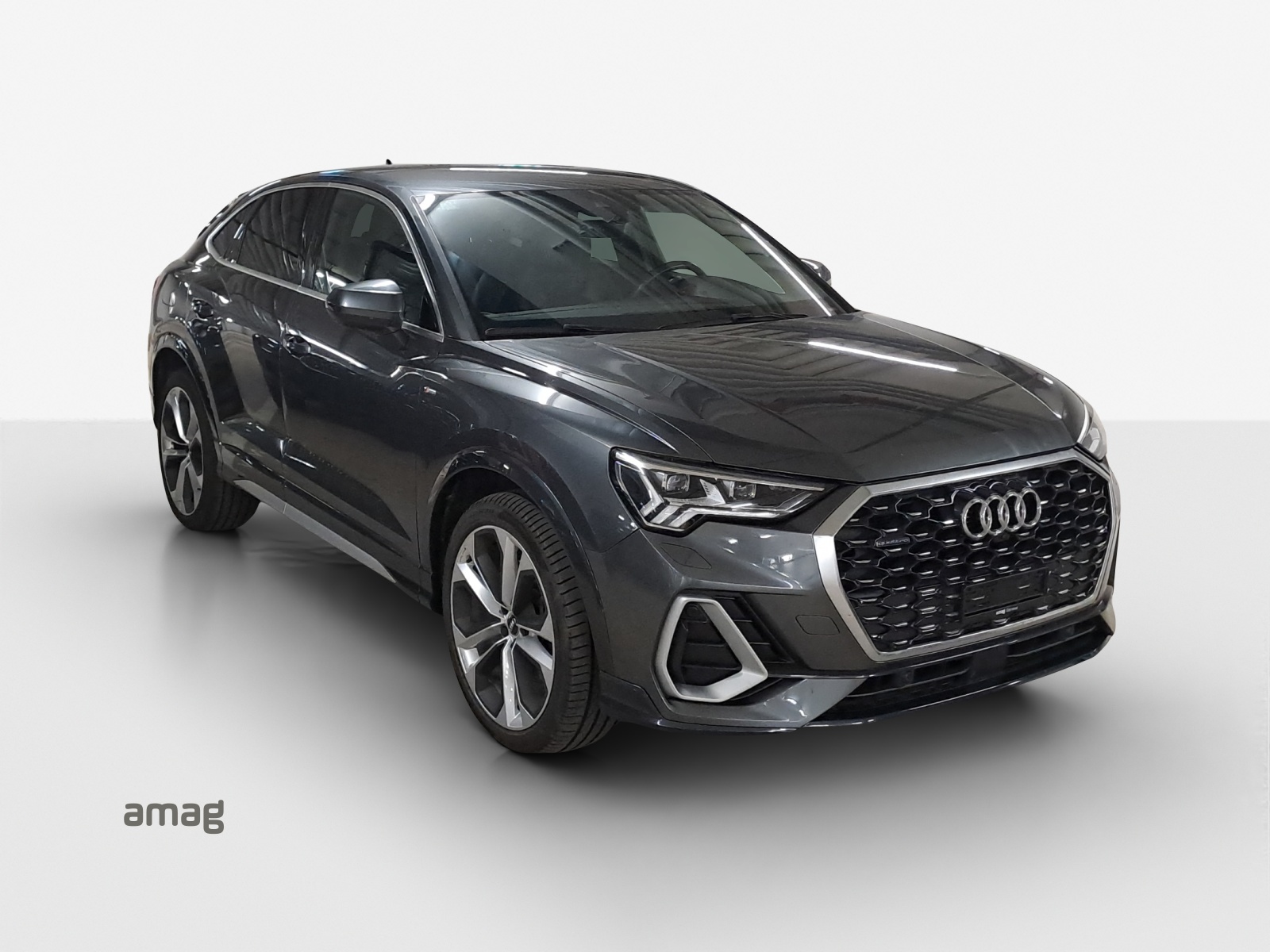 AUDI Q3 Sportback 45 TFSI S line quattro S-tronic-image-5