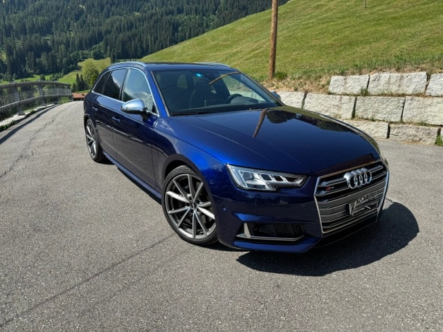 AUDI 3.0 V6 TFSI quattro S-Tronic-image-4