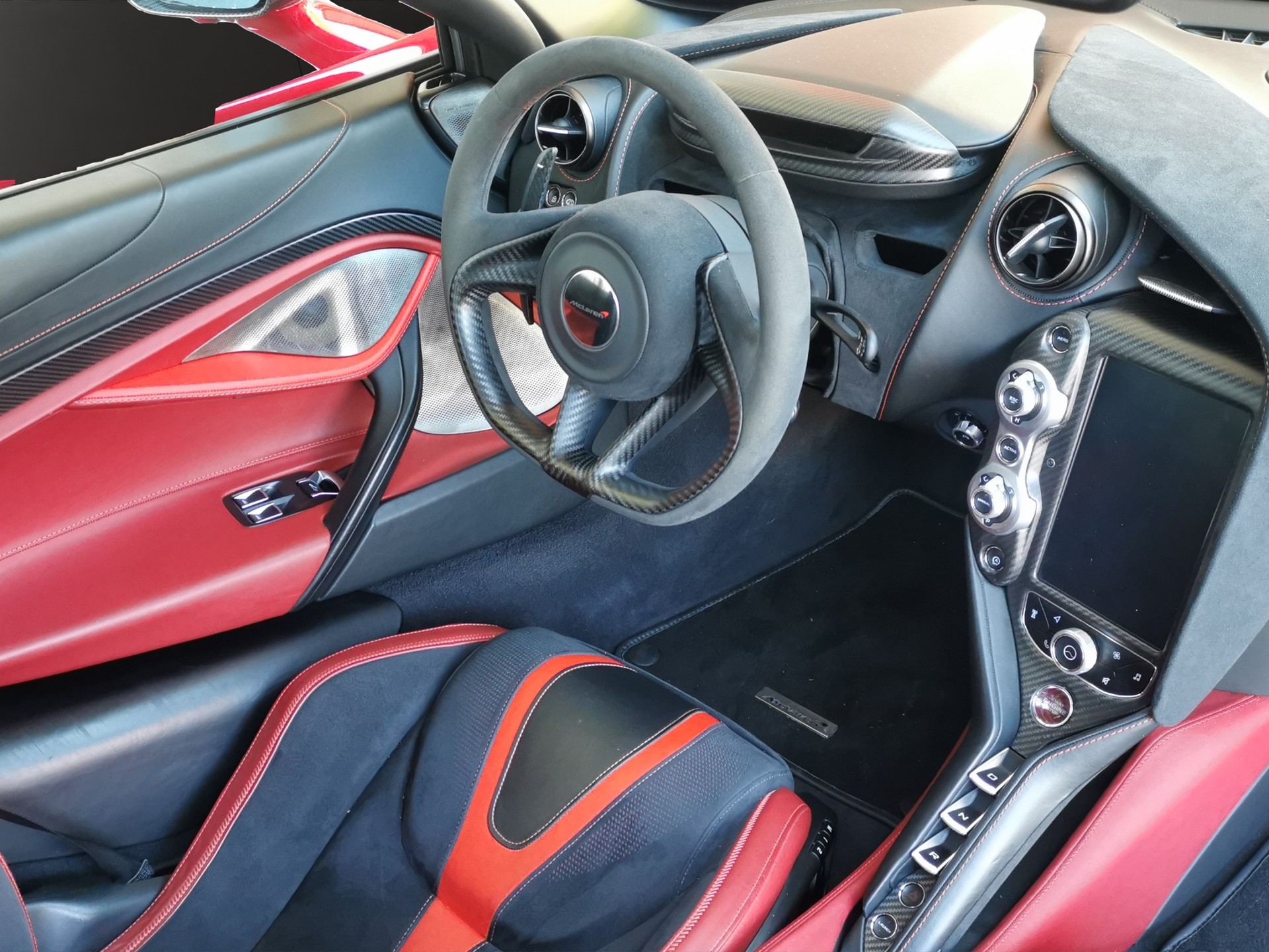 McLAREN 720S-image-11