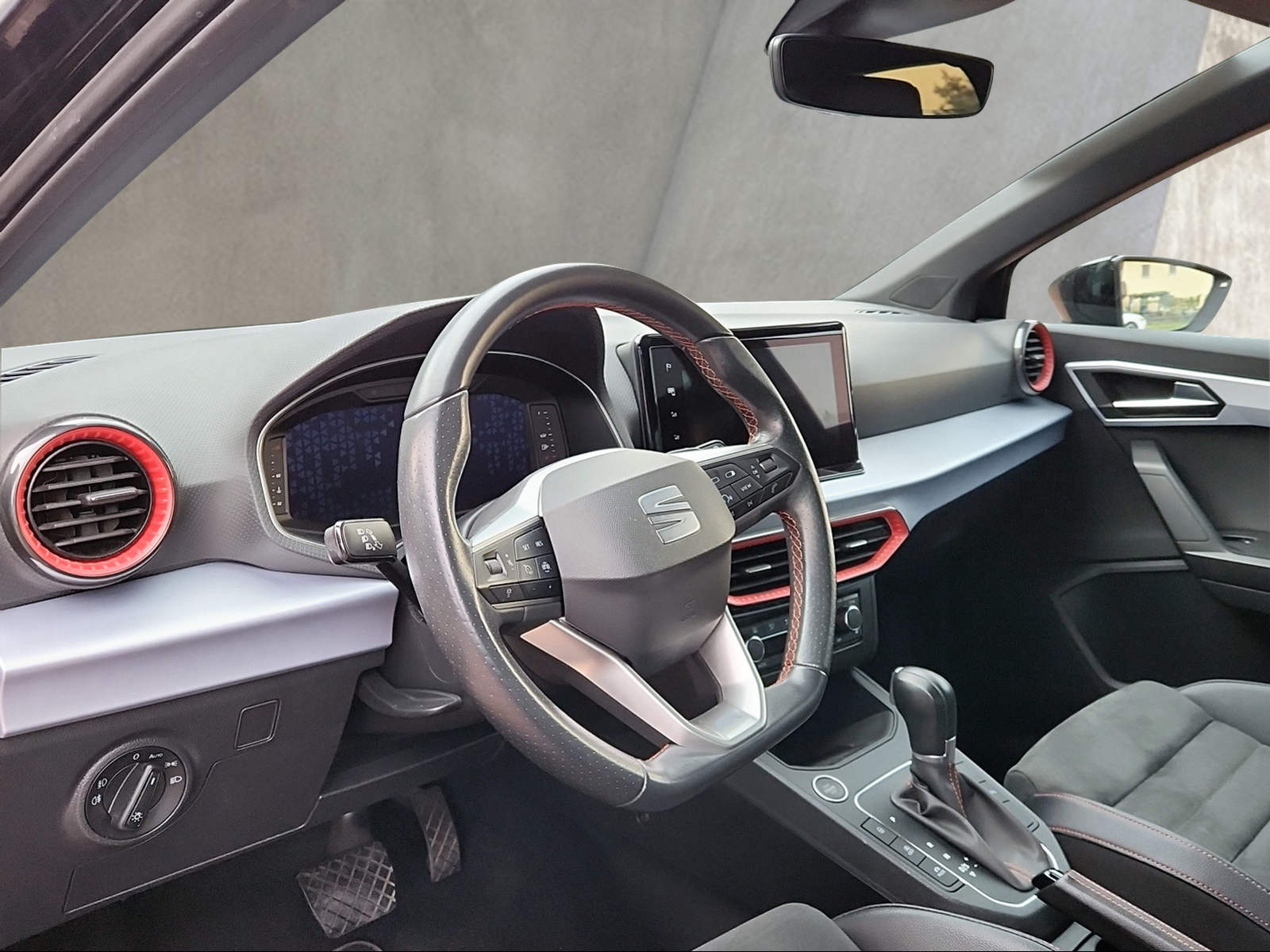 SEAT Ibiza 1.0 EcoTSI Hola FR DSG-image-9