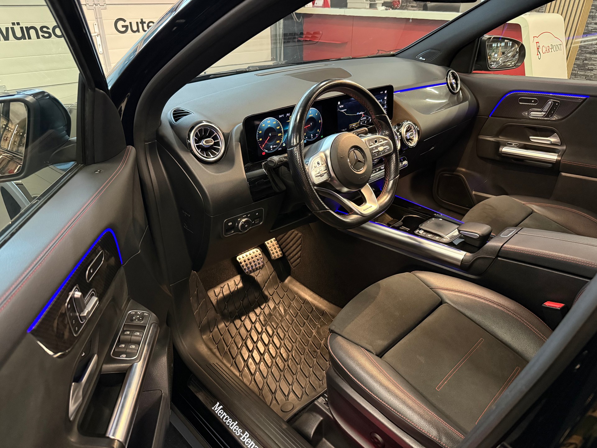 MERCEDES-BENZ GLA 220d 4Matic AMG Line 8G-DCT-image-9