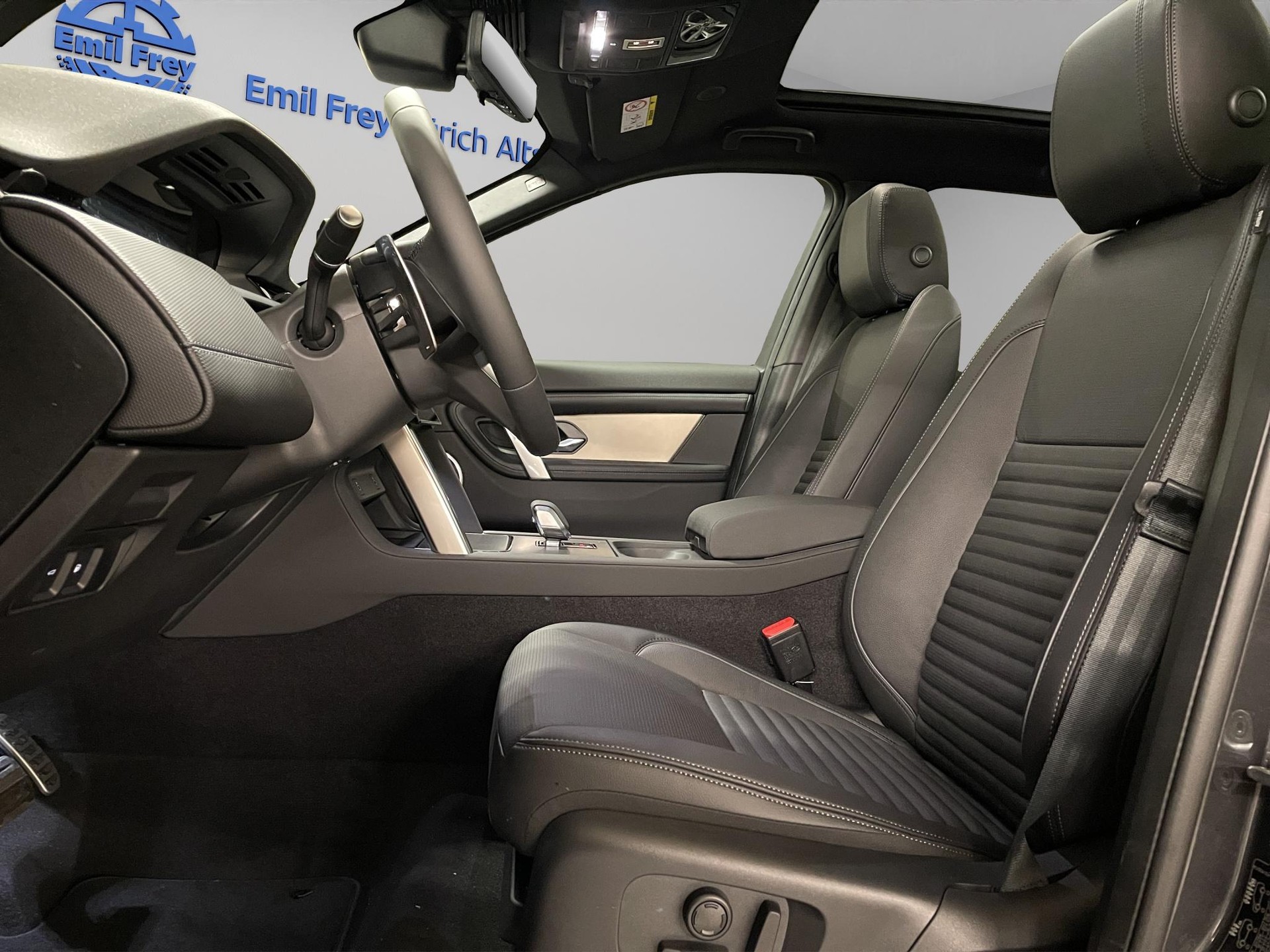 LAND ROVER Discovery Sport 1.5 T 270e Landmark (Plug-in Hybrid)-image-6