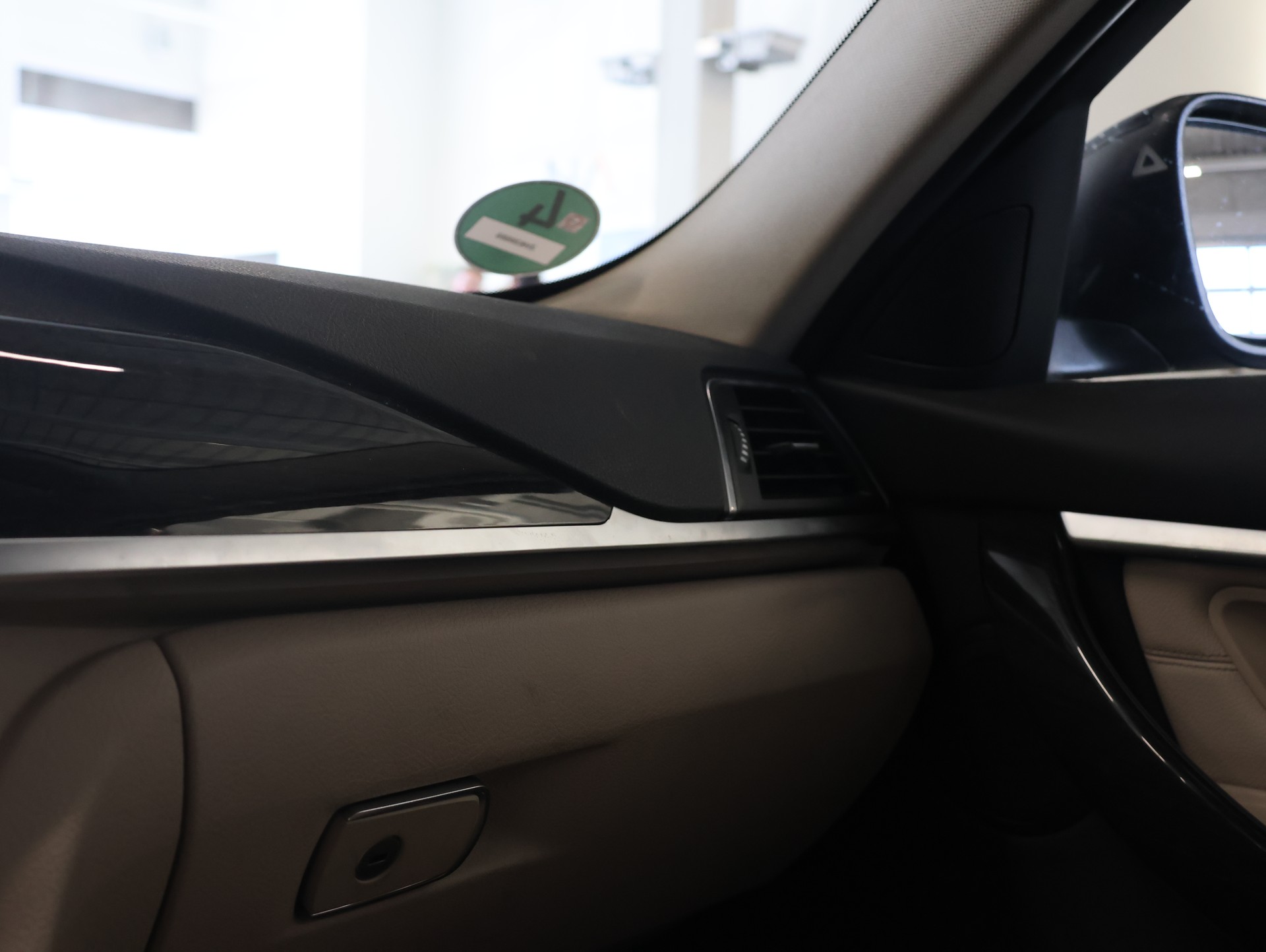 BMW 330i xDrive Touring *Rückfahrkamera* *Sitzheizung*-image-27