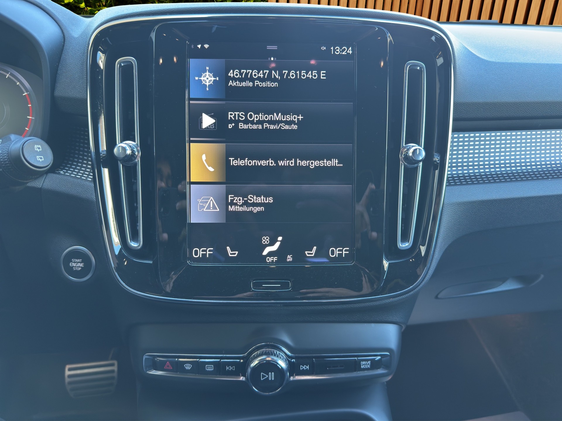 VOLVO XC40 1.5 T3 R-Design-image-12
