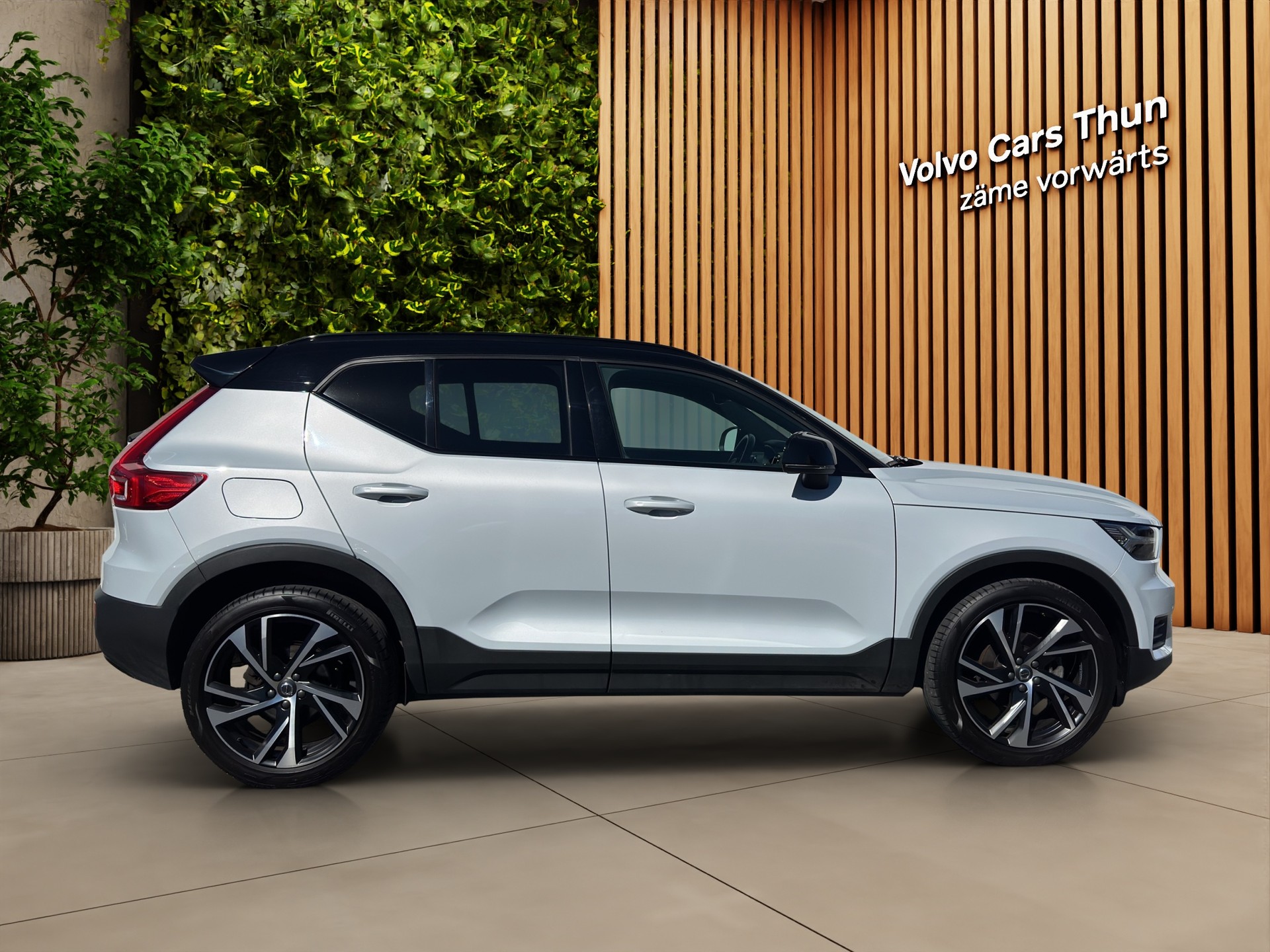 VOLVO XC40 1.5 T3 R-Design-image-5