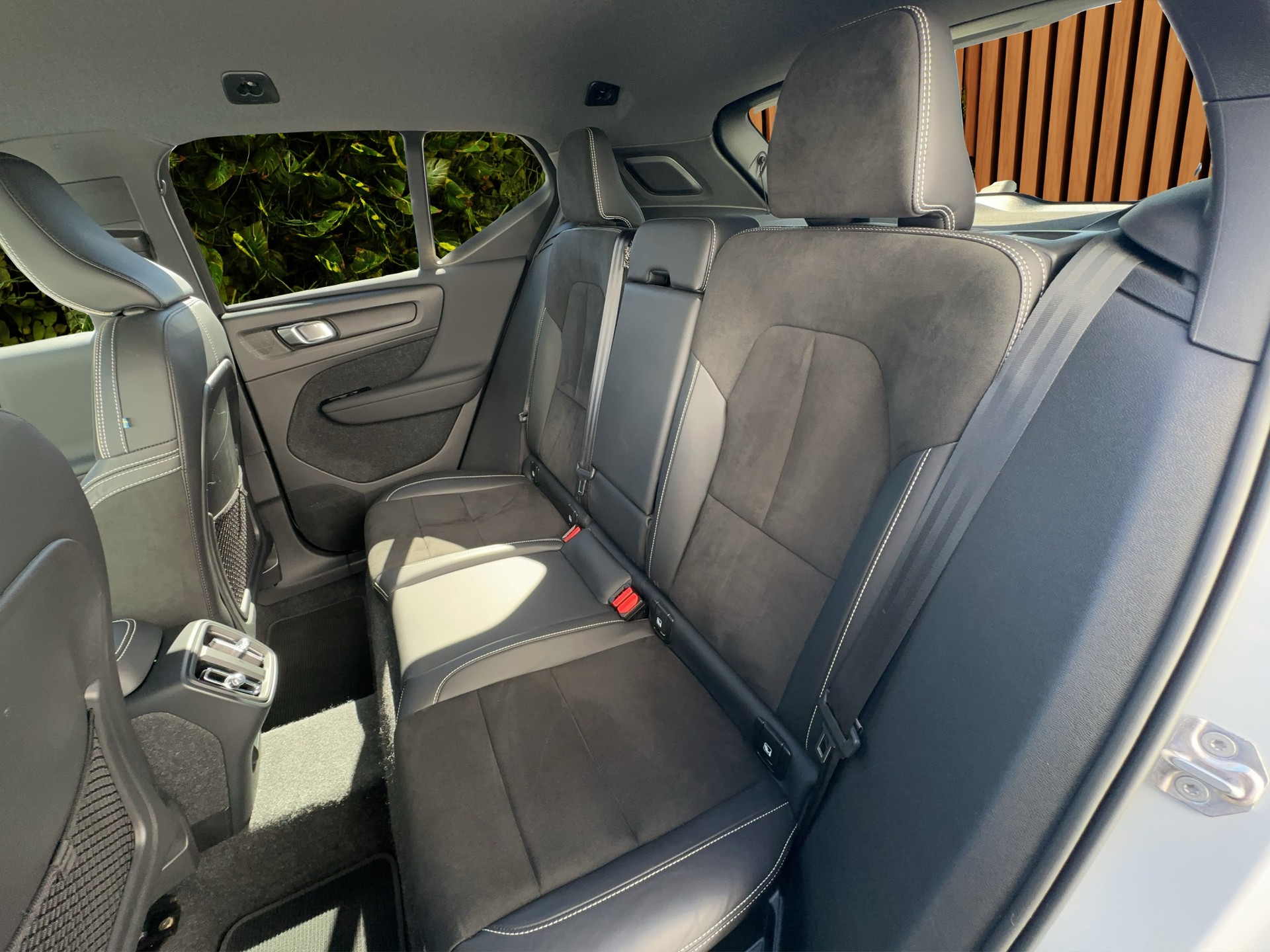 VOLVO XC40 1.5 T3 R-Design-image-14
