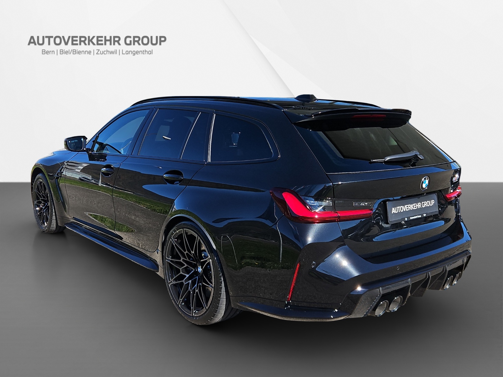 BMW M3 Competition xDrive Touring-showroom-element-3