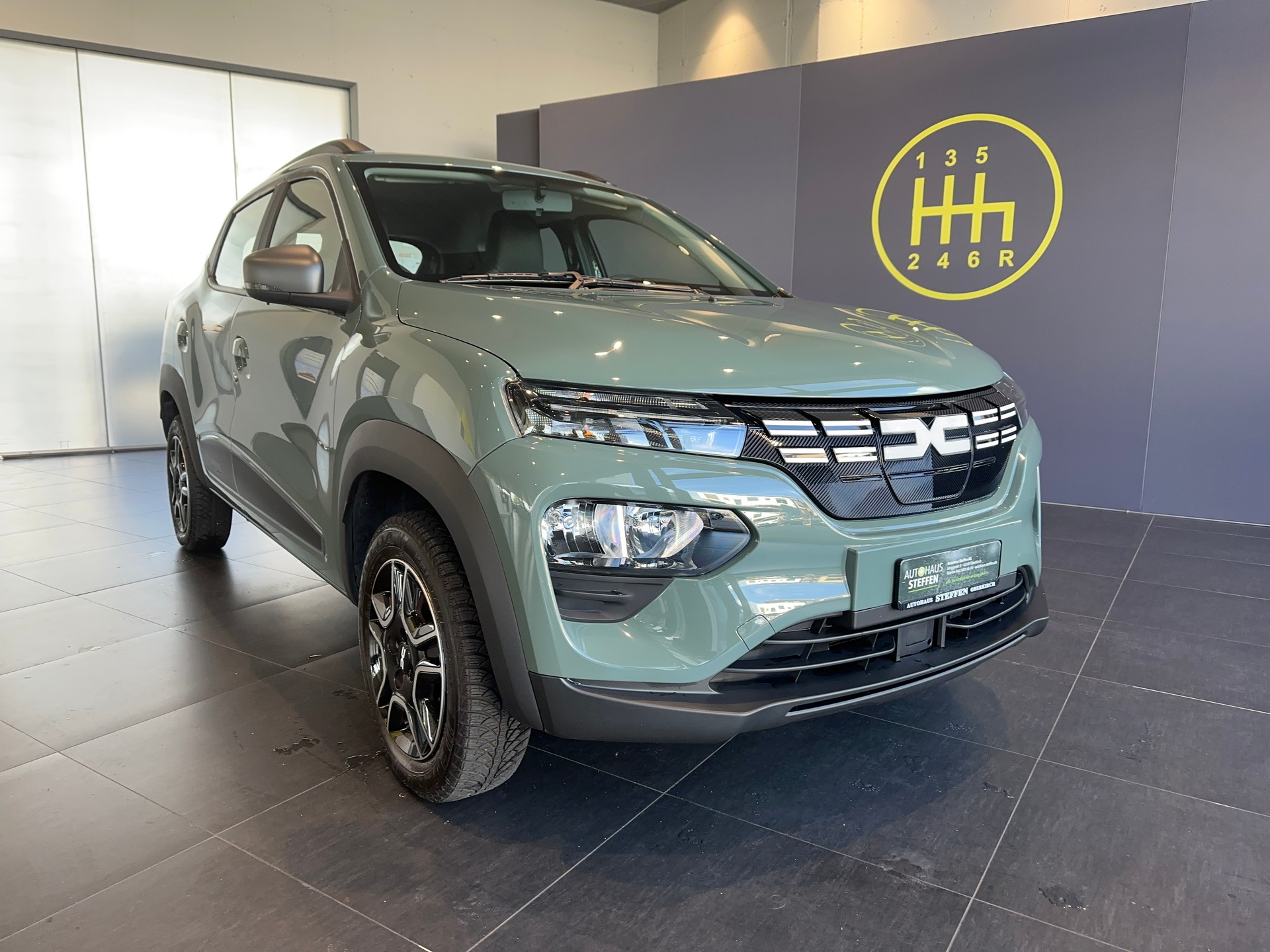 DACIA Spring 27 kWh Expression-showroom-element-1