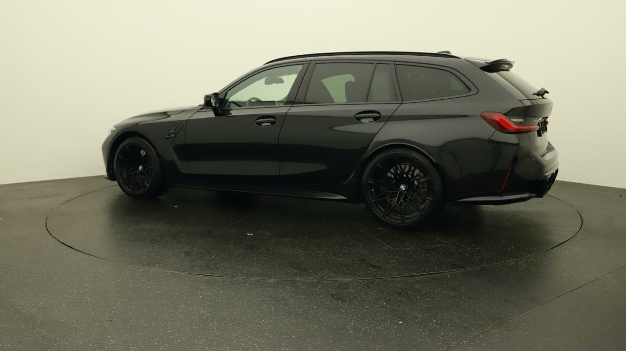 BMW M3 Touring xDrive Competition M-showroom-element-2