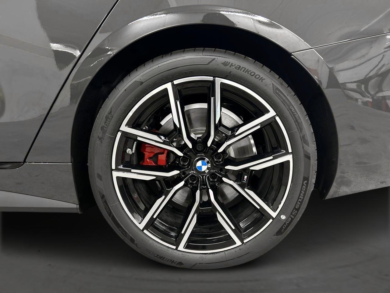 BMW i4 xDrive40 M Sport Pro-showroom-element-3