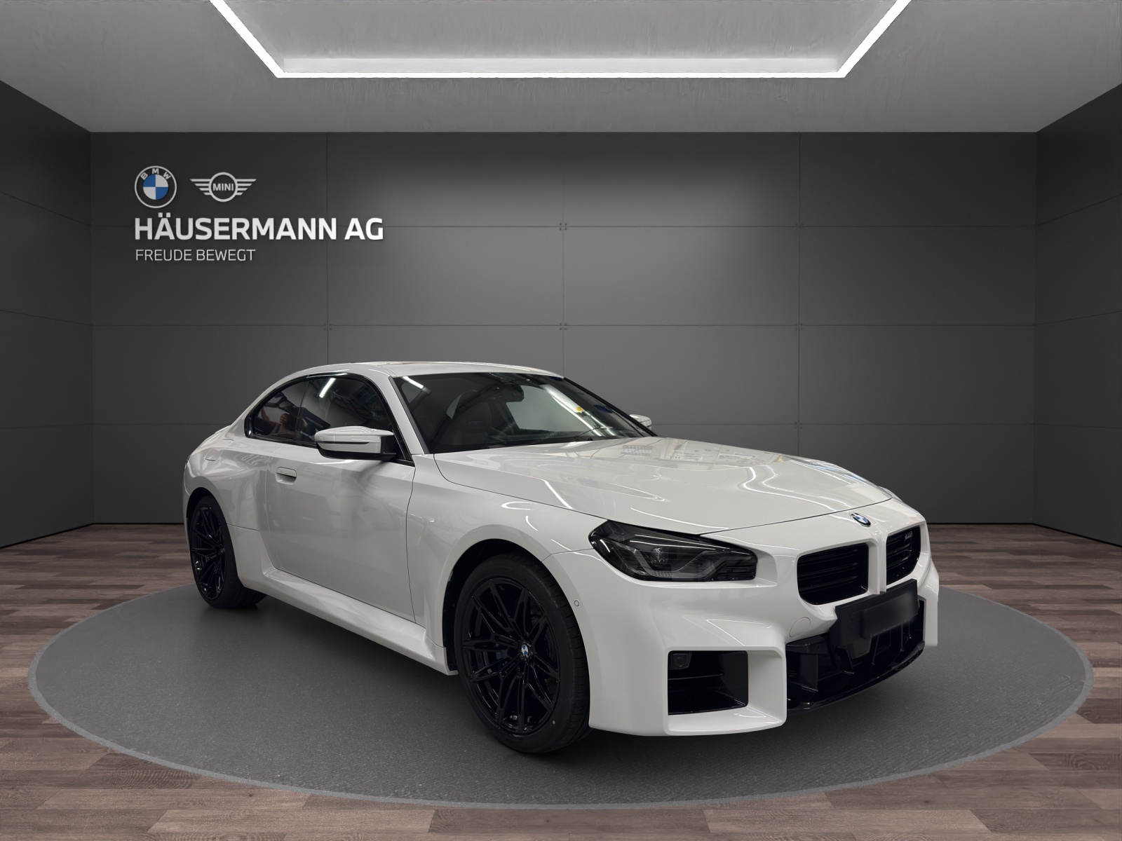 BMW M2 Steptronic-showroom-element-2