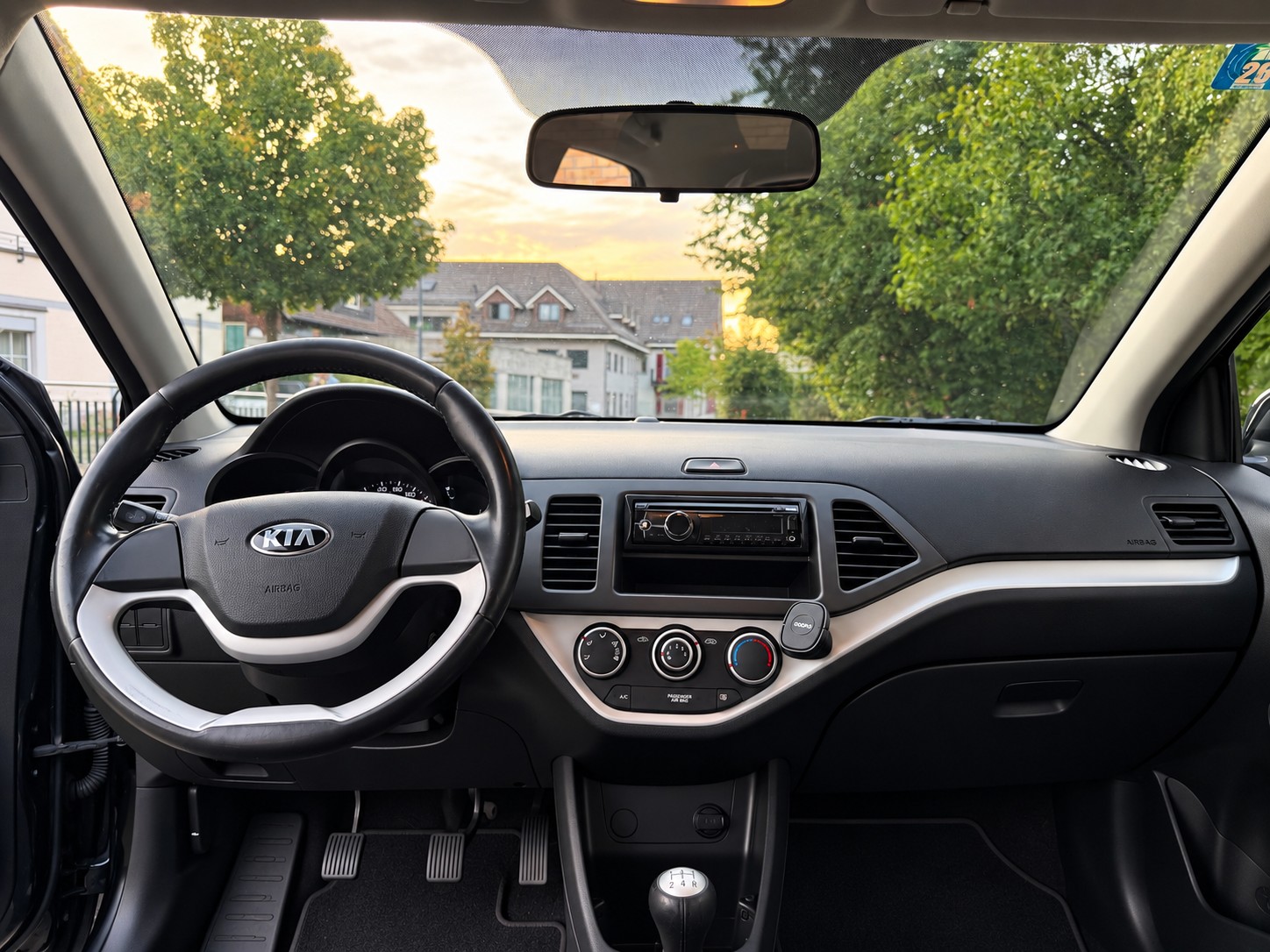 KIA Picanto 1.0 Style | Frisch MFK & Service | Klima & Bluetooth | Top Zustand-image-5