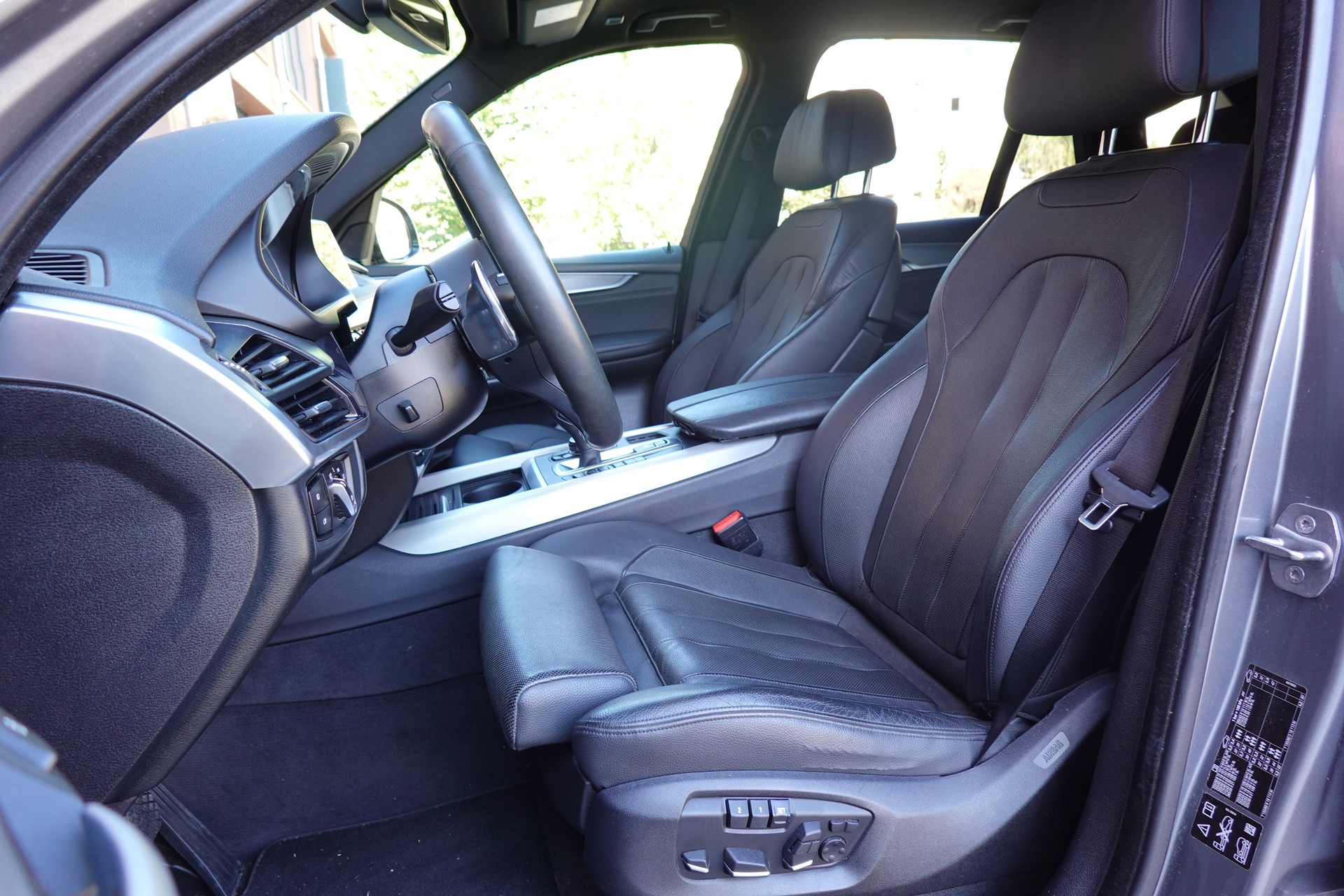 BMW X5 xDrive 40d "* CH Auto * Pack M * Caméra de Recul * Tempomat * Sièges Elect. Mém * Accès Confort * Navigation Profess *"-image-21