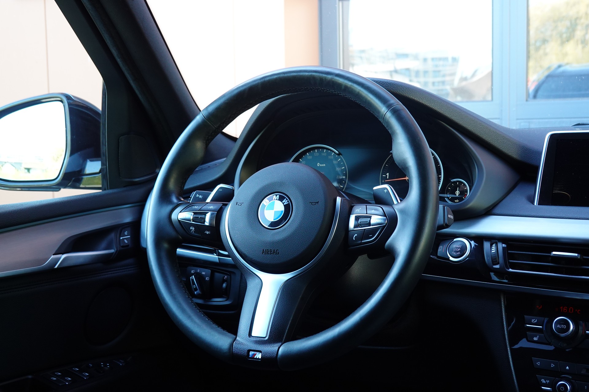 BMW X5 xDrive 40d "* CH Auto * Pack M * Caméra de Recul * Tempomat * Sièges Elect. Mém * Accès Confort * Navigation Profess *"-image-11