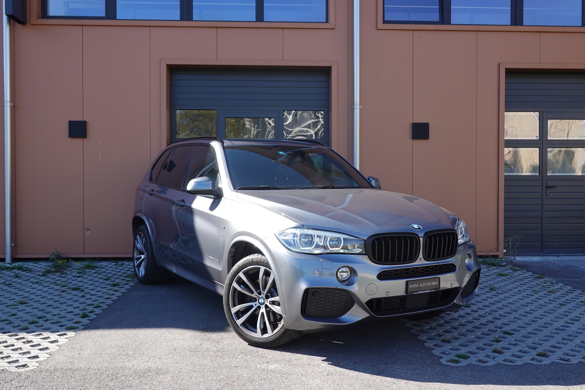BMW X5 xDrive 40d "* CH Auto * Pack M * Caméra de Recul * Tempomat * Sièges Elect. Mém * Accès Confort * Navigation Profess *"