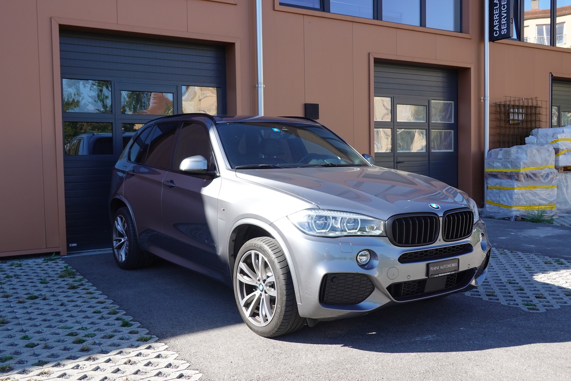 BMW X5 xDrive 40d "* CH Auto * Pack M * Caméra de Recul * Tempomat * Sièges Elect. Mém * Accès Confort * Navigation Profess *"-showroom-element-2