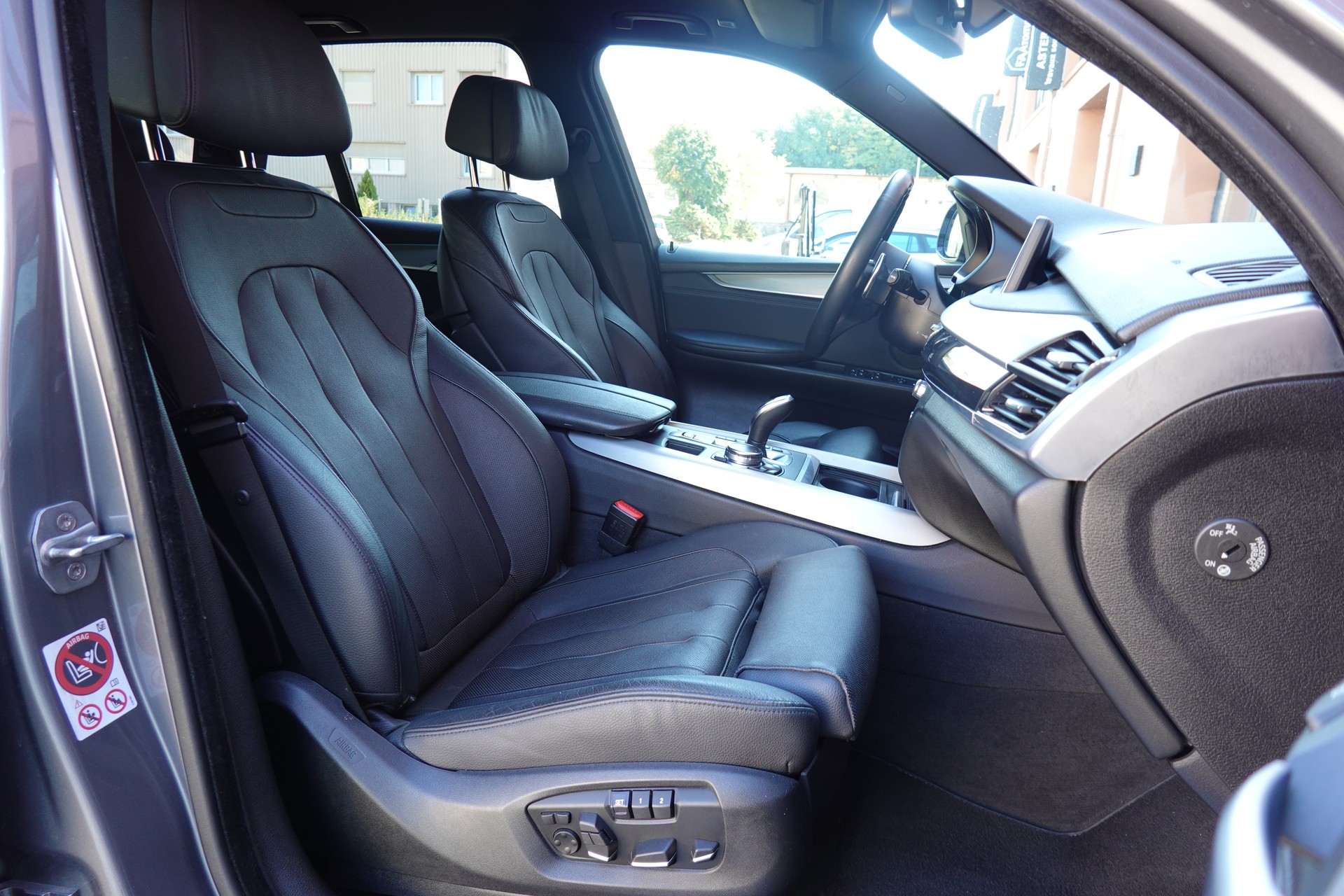BMW X5 xDrive 40d "* CH Auto * Pack M * Caméra de Recul * Tempomat * Sièges Elect. Mém * Accès Confort * Navigation Profess *"-image-22