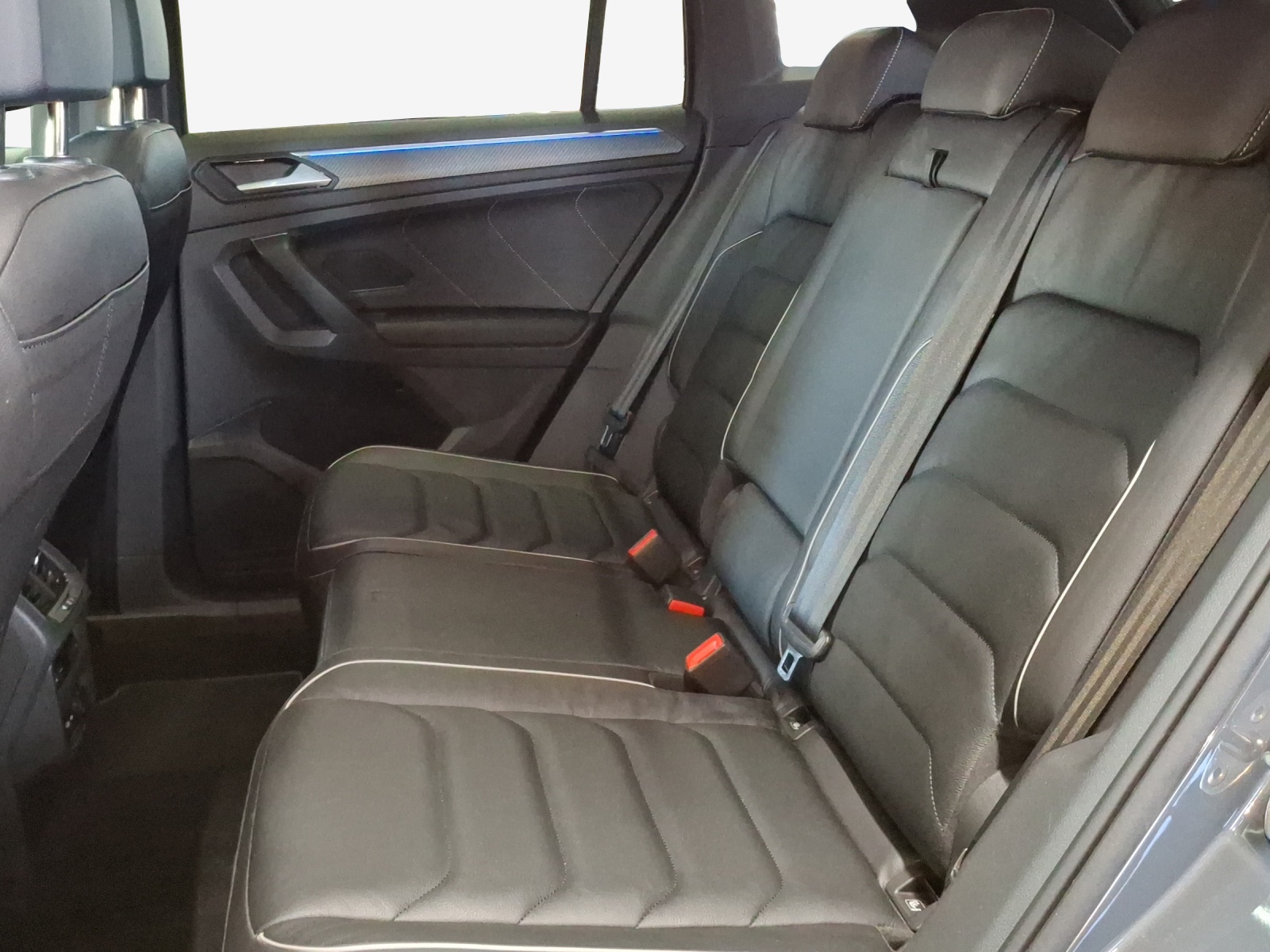 VW Tiguan 2.0TSI R-Line 4Motion DSG-image-11