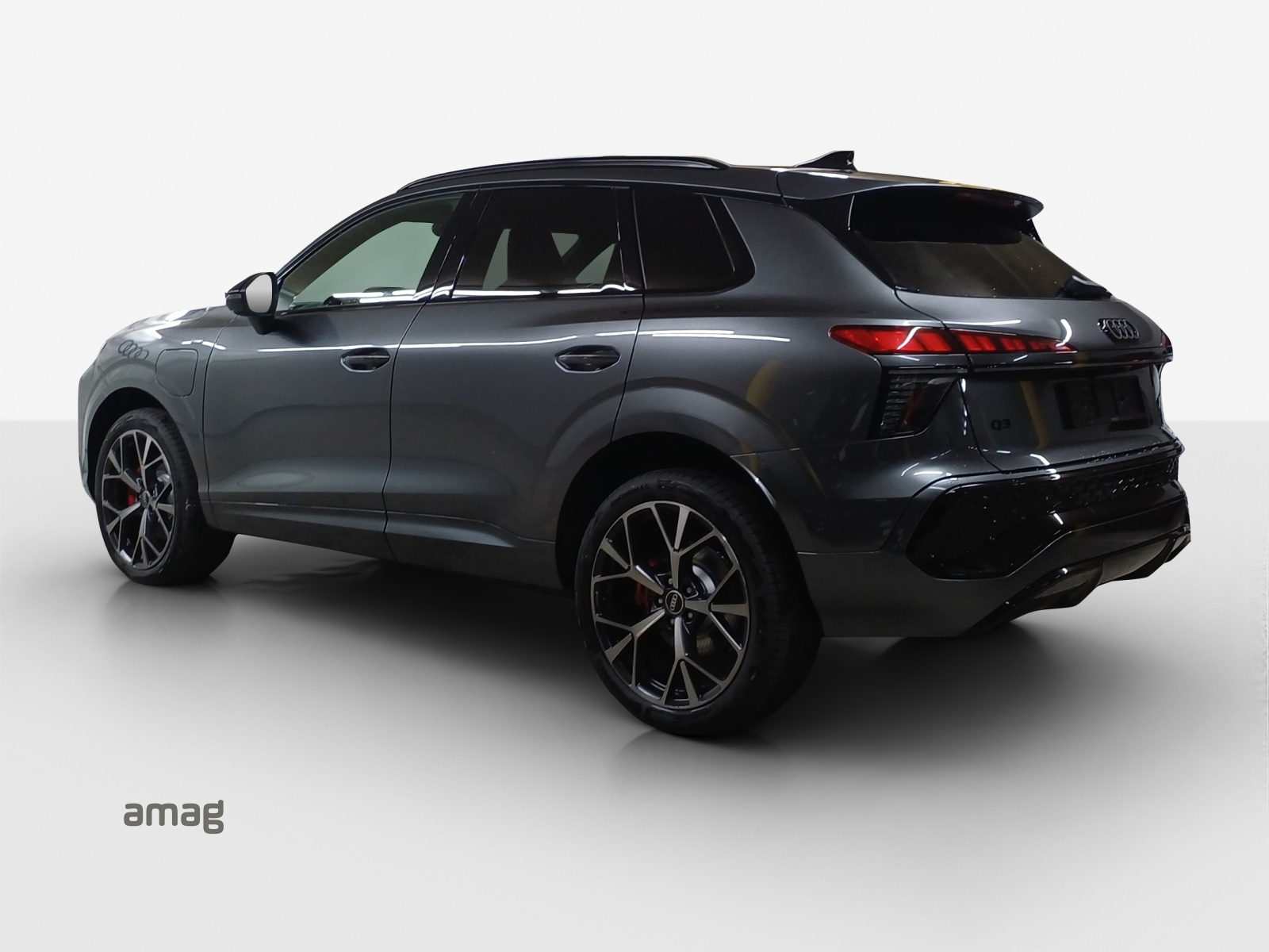 AUDI Q3 SUV e-hybrid 200 kW S tronig-showroom-element-2