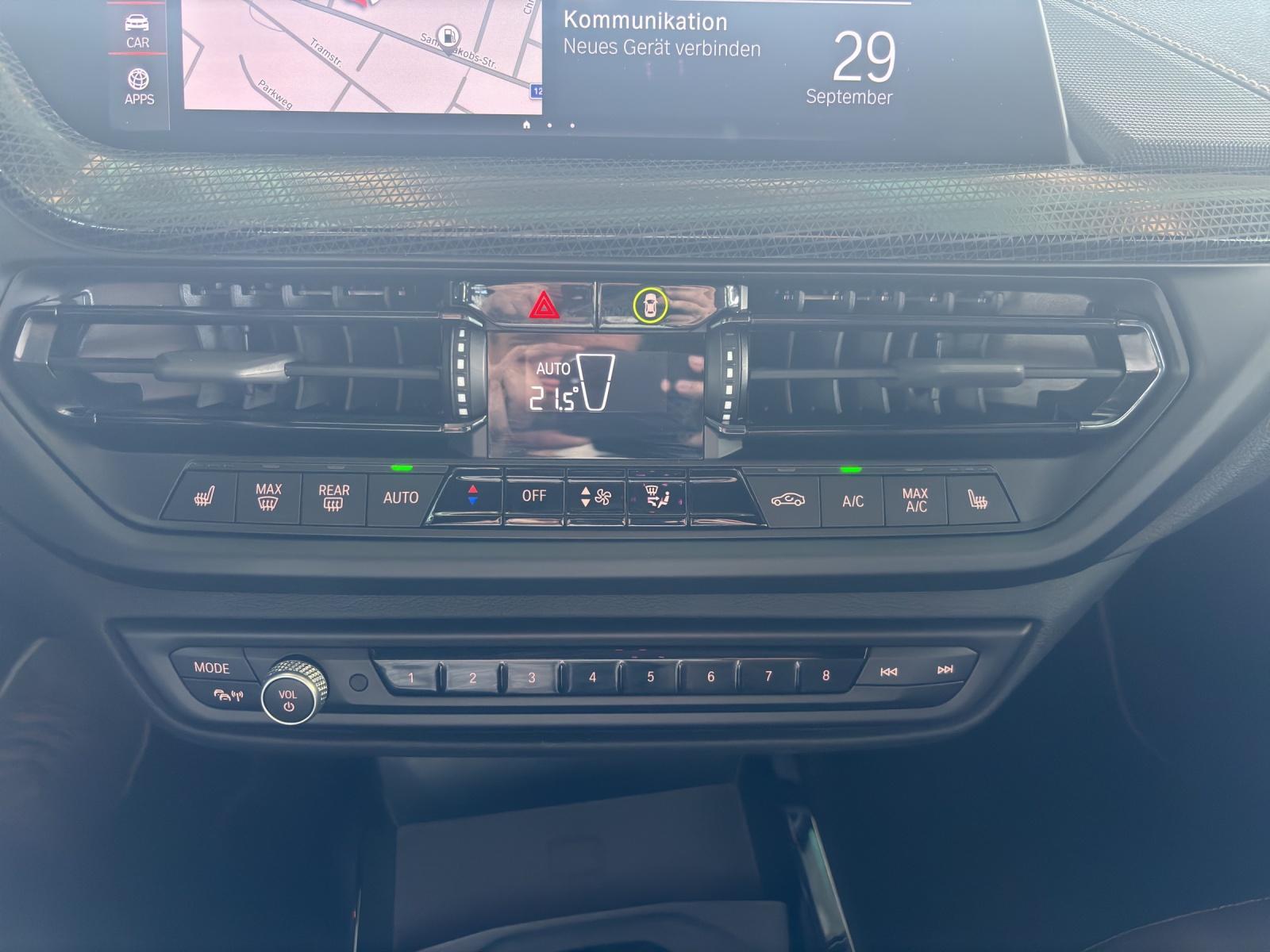 BMW 120d xDrive-image-12