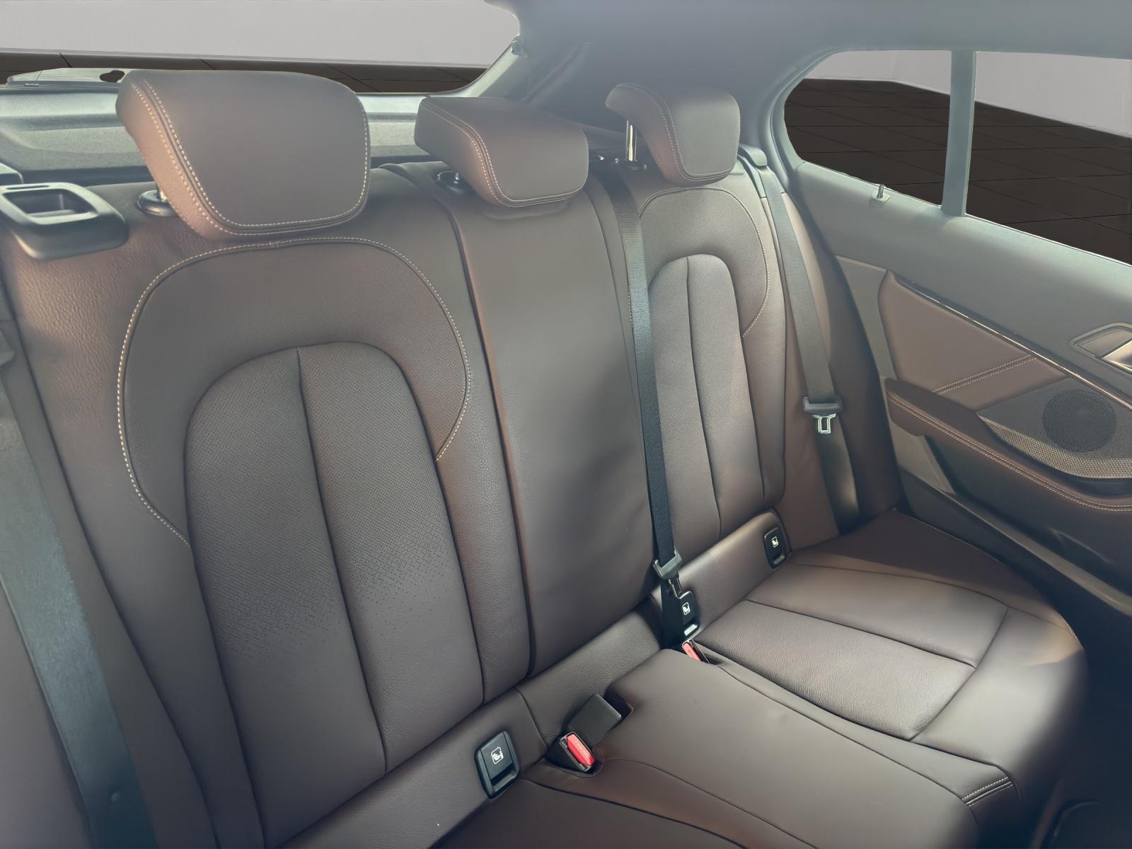 BMW 120d xDrive-image-19
