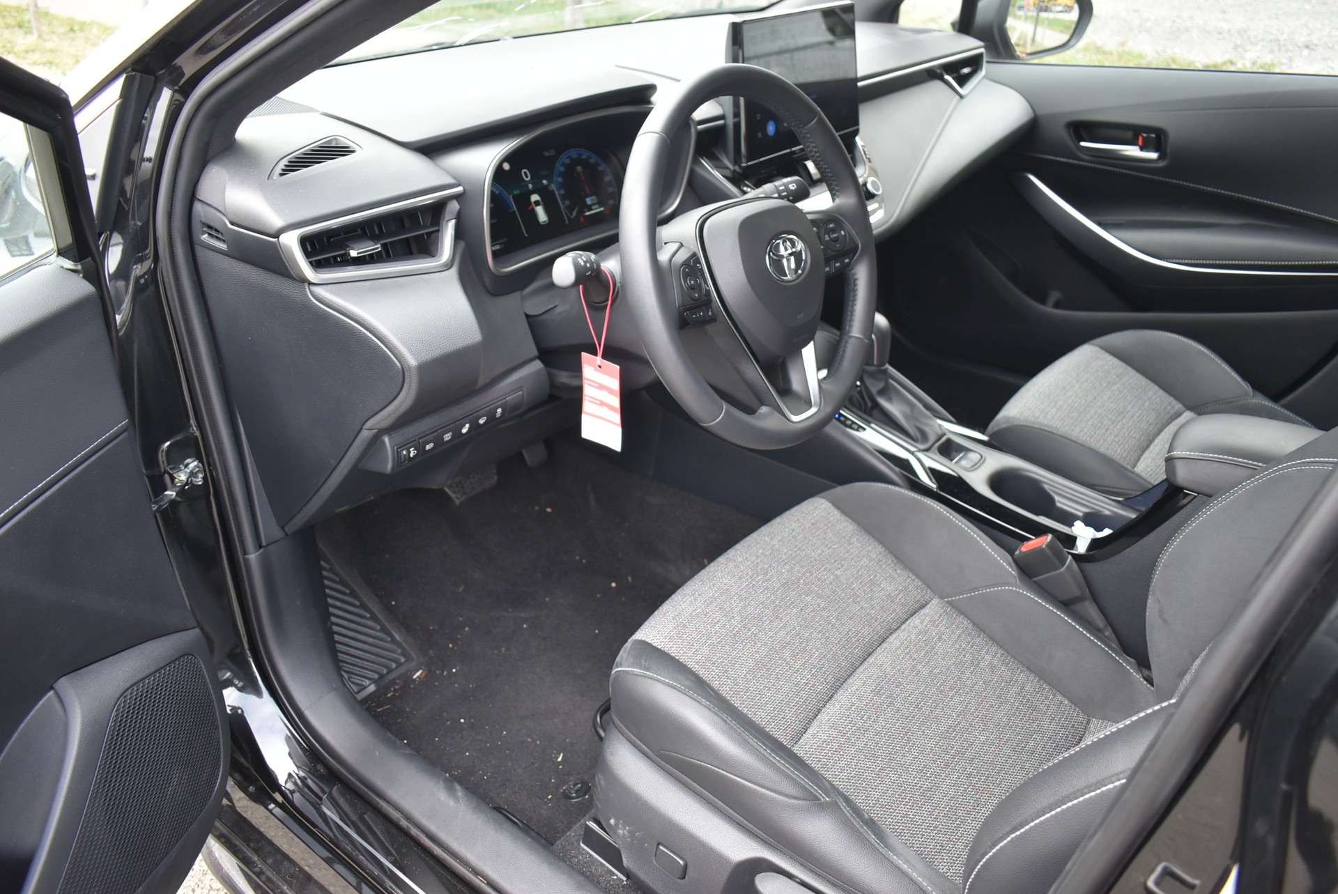 TOYOTA Corolla Touring Sports 1.8 HSD Active e-CVT-image-1
