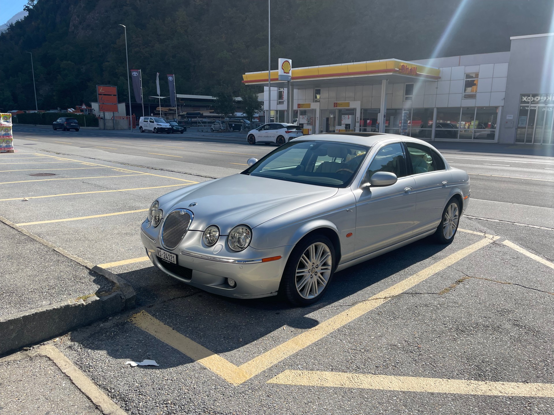JAGUAR 3.0 V6 Executive Anniversary Edition * ab MFK * grosser Service * 8-fach bereift *