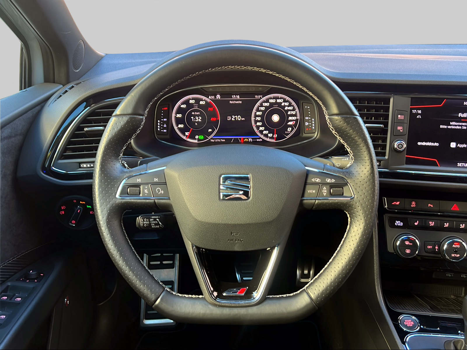 SEAT Leon ST 2.0 TSI Cupra 300 4 Drive DSG-image-11