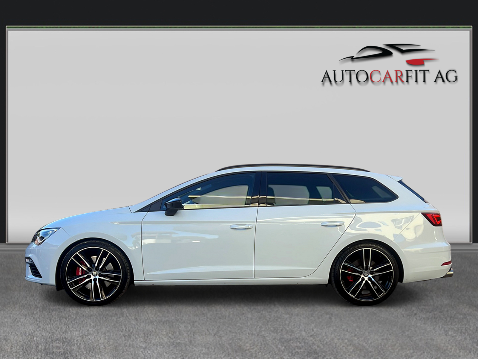 SEAT Leon ST 2.0 TSI Cupra 300 4 Drive DSG-showroom-element-2