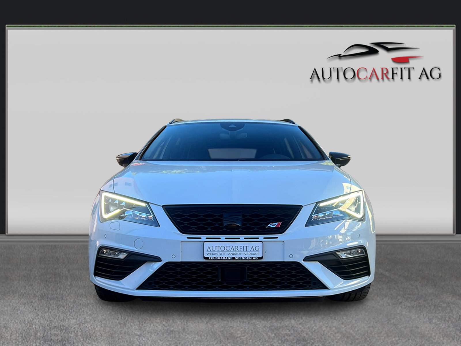 SEAT Leon ST 2.0 TSI Cupra 300 4 Drive DSG-showroom-element-1