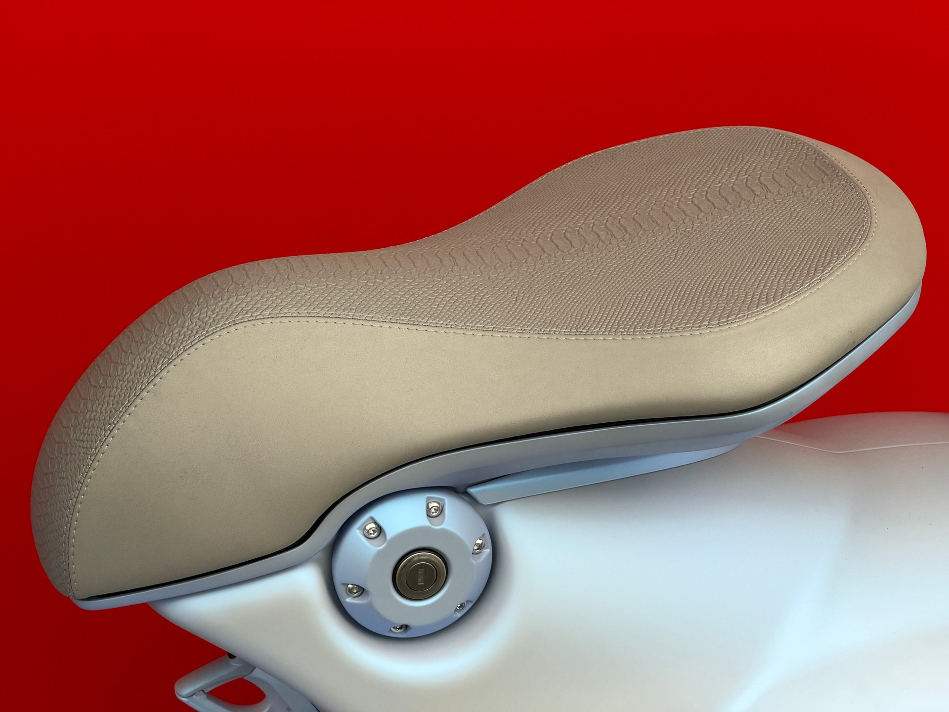 PIAGGIO Vespa 946 125 Snake-image-6