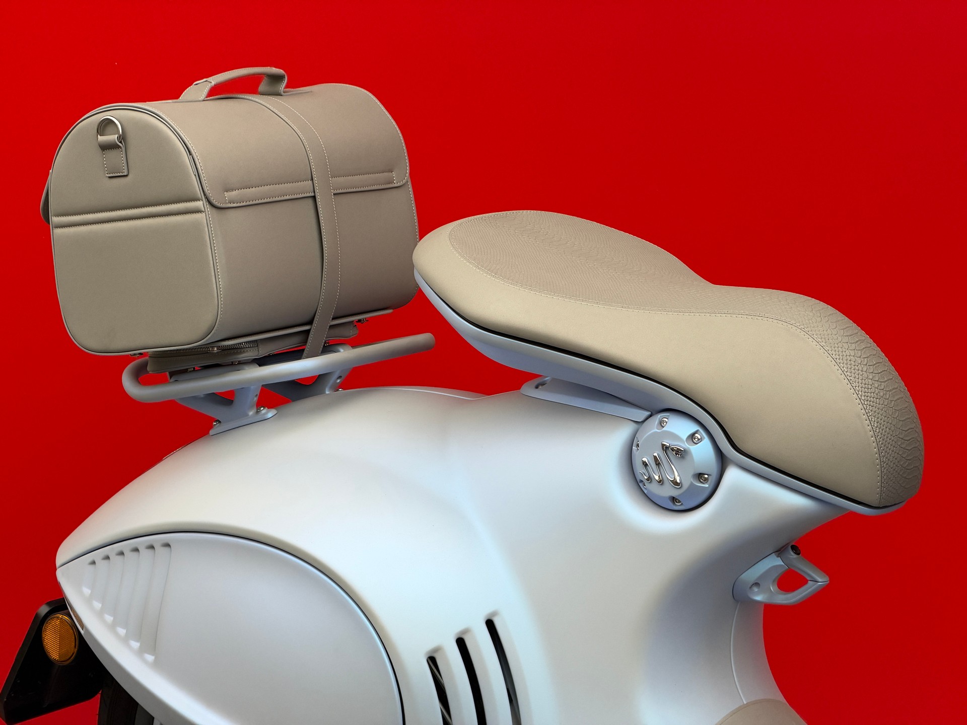 PIAGGIO Vespa 946 125 Snake-image-13