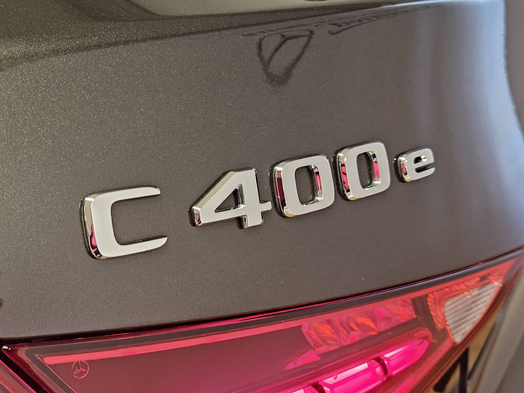 MERCEDES-BENZ C 400 e 4Matic AMG Line-image-12