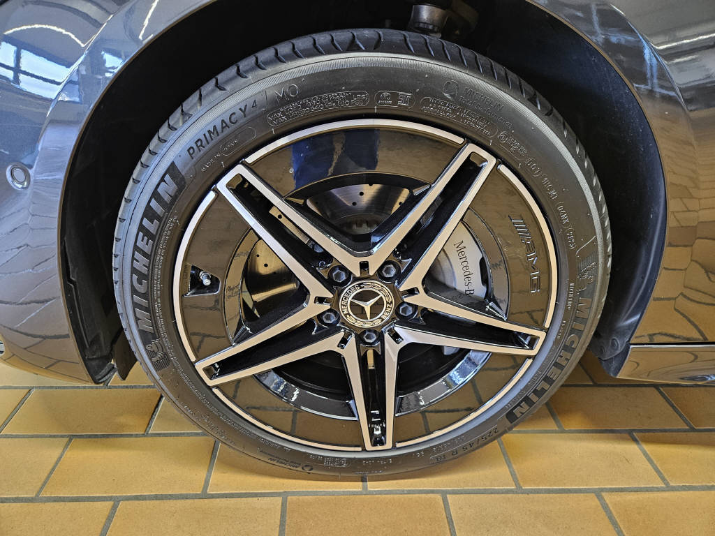 MERCEDES-BENZ C 400 e 4Matic AMG Line-image-16