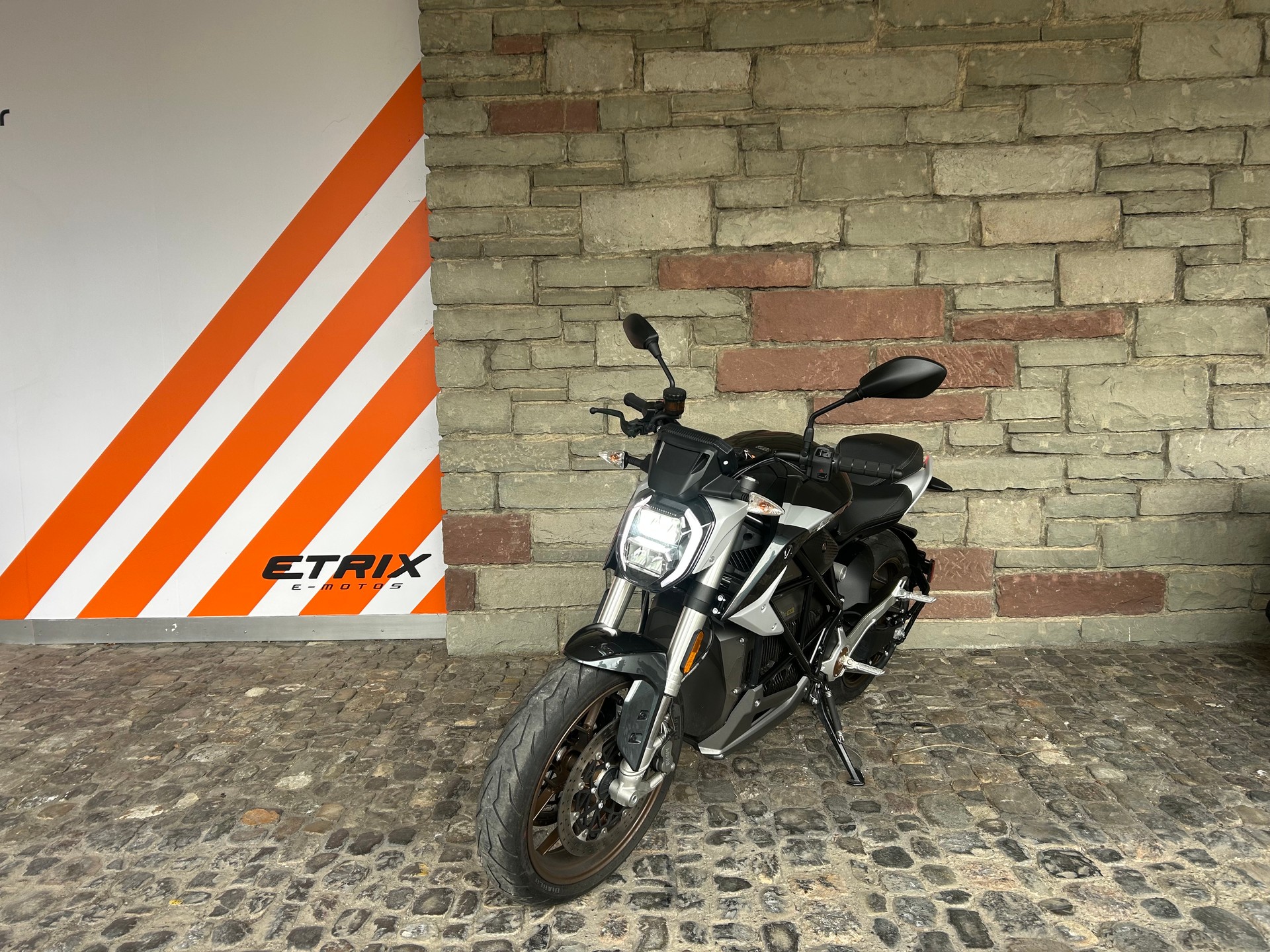 ZERO SR/F ZF 17.3 MY 22 Kat A