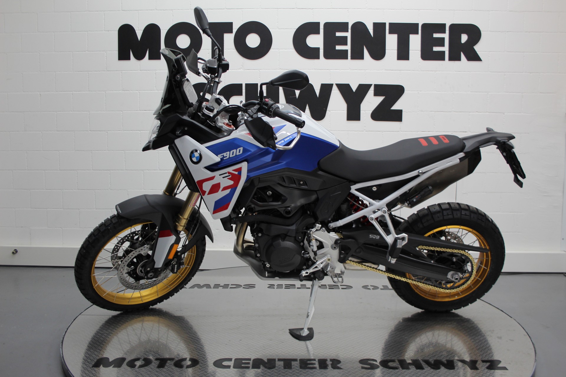 BMW F 900 GS-image-4