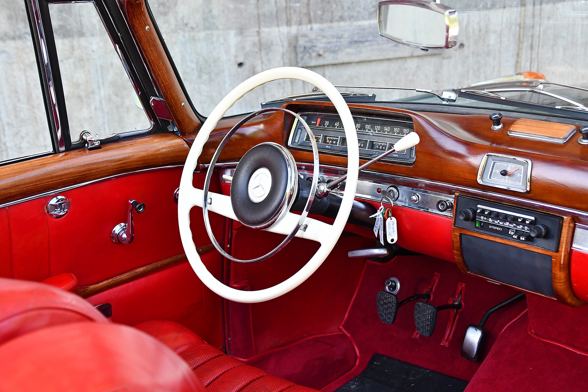 MERCEDES-BENZ 220 SE Cabriolet-image-7