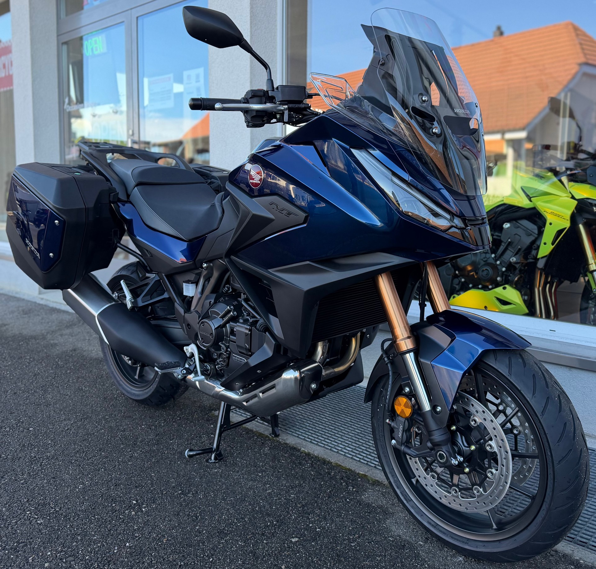 HONDA NT 1100 DCT Electronic Supsension-image-2
