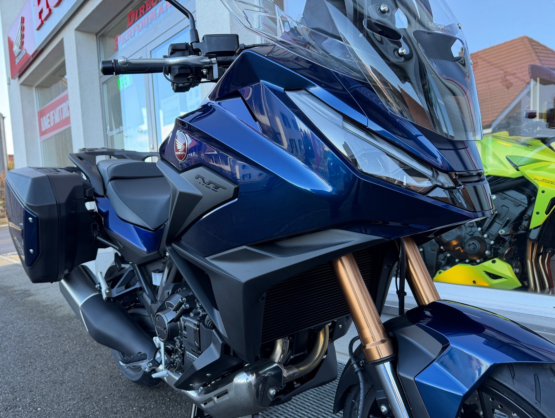 HONDA NT 1100 DCT Electronic Supsension-image-5