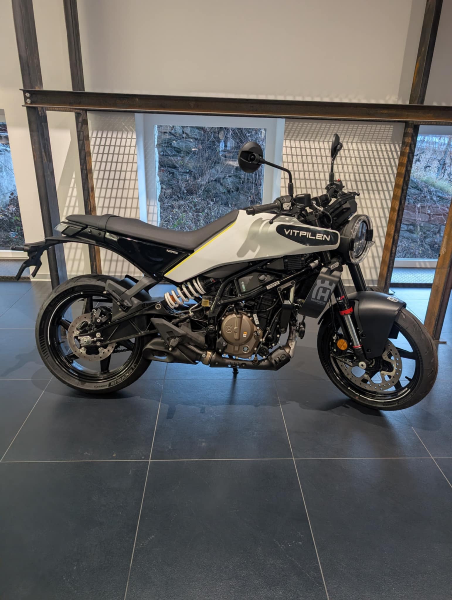 HUSQVARNA Vitpilen 125-image-4