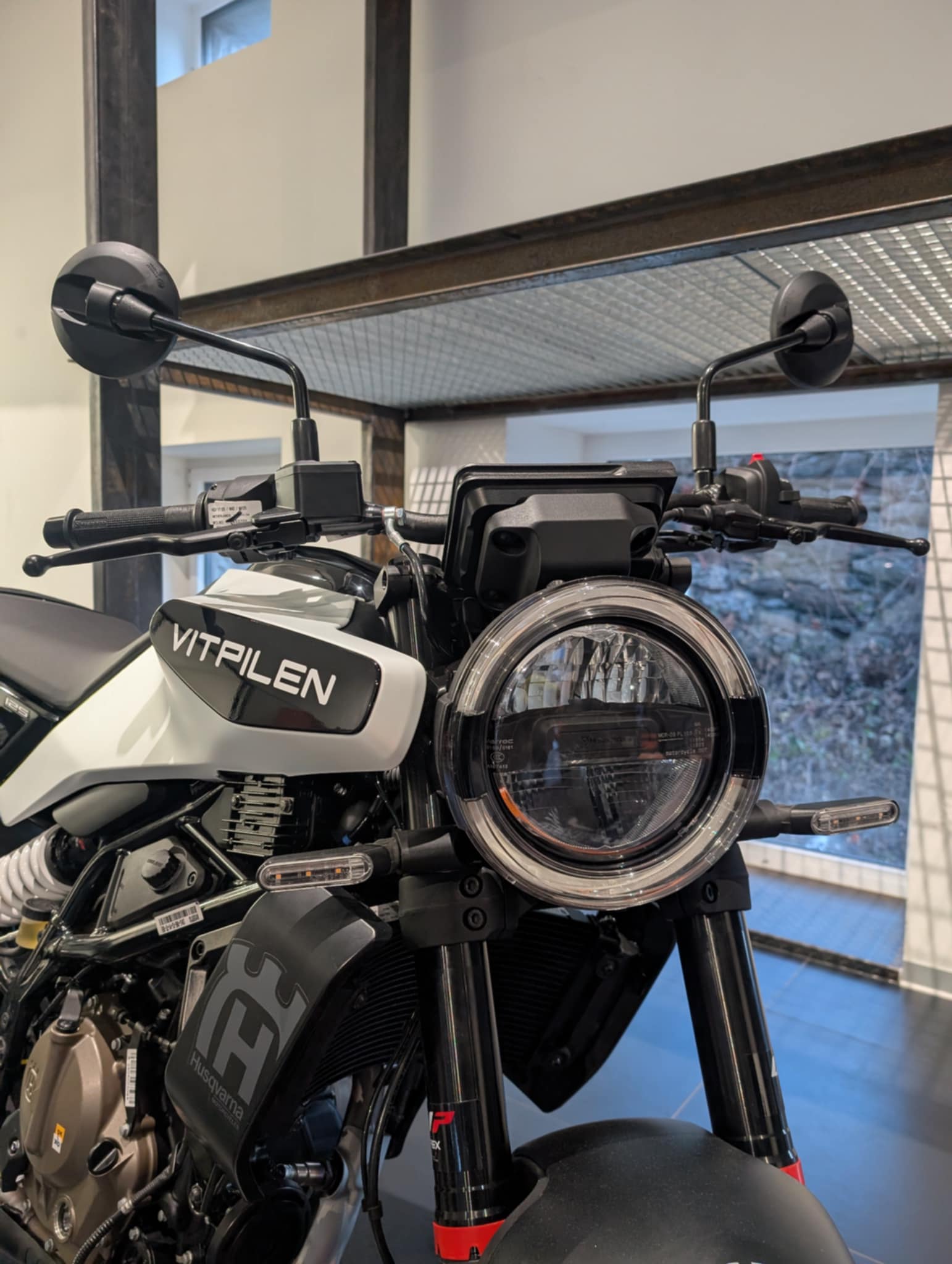 HUSQVARNA Vitpilen 125-image-6